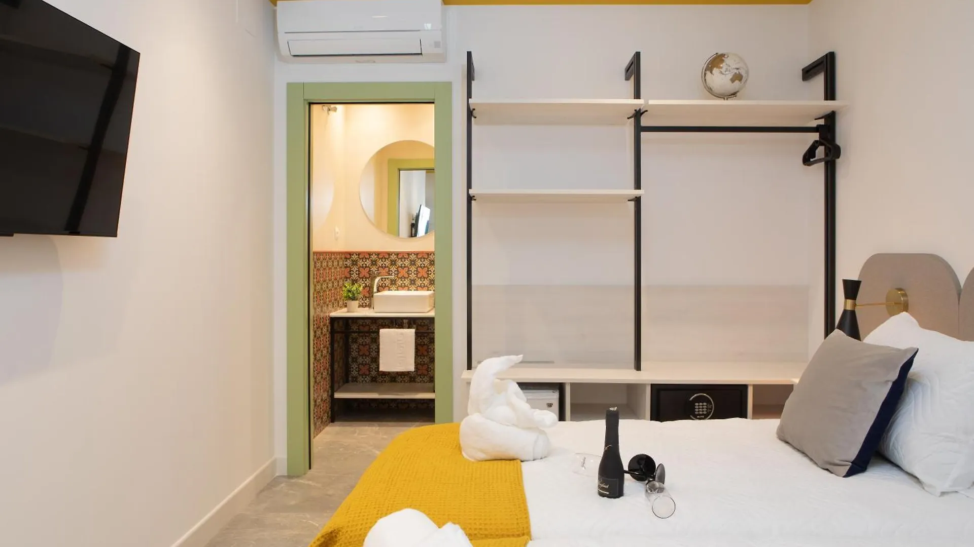 Boutique Rooms Playa Burriana Нерха