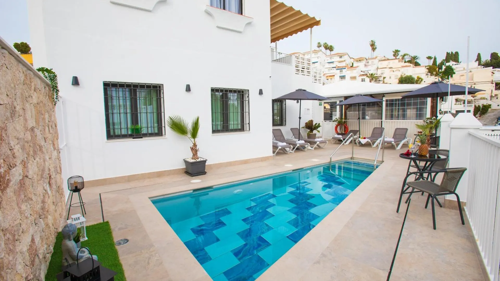 Boutique Rooms Playa Burriana Нерха