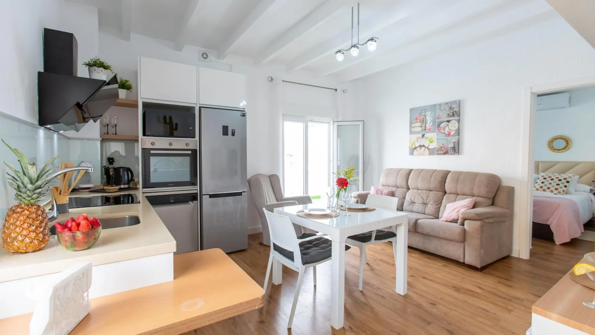 Boutique Rooms Playa Burriana Нерха