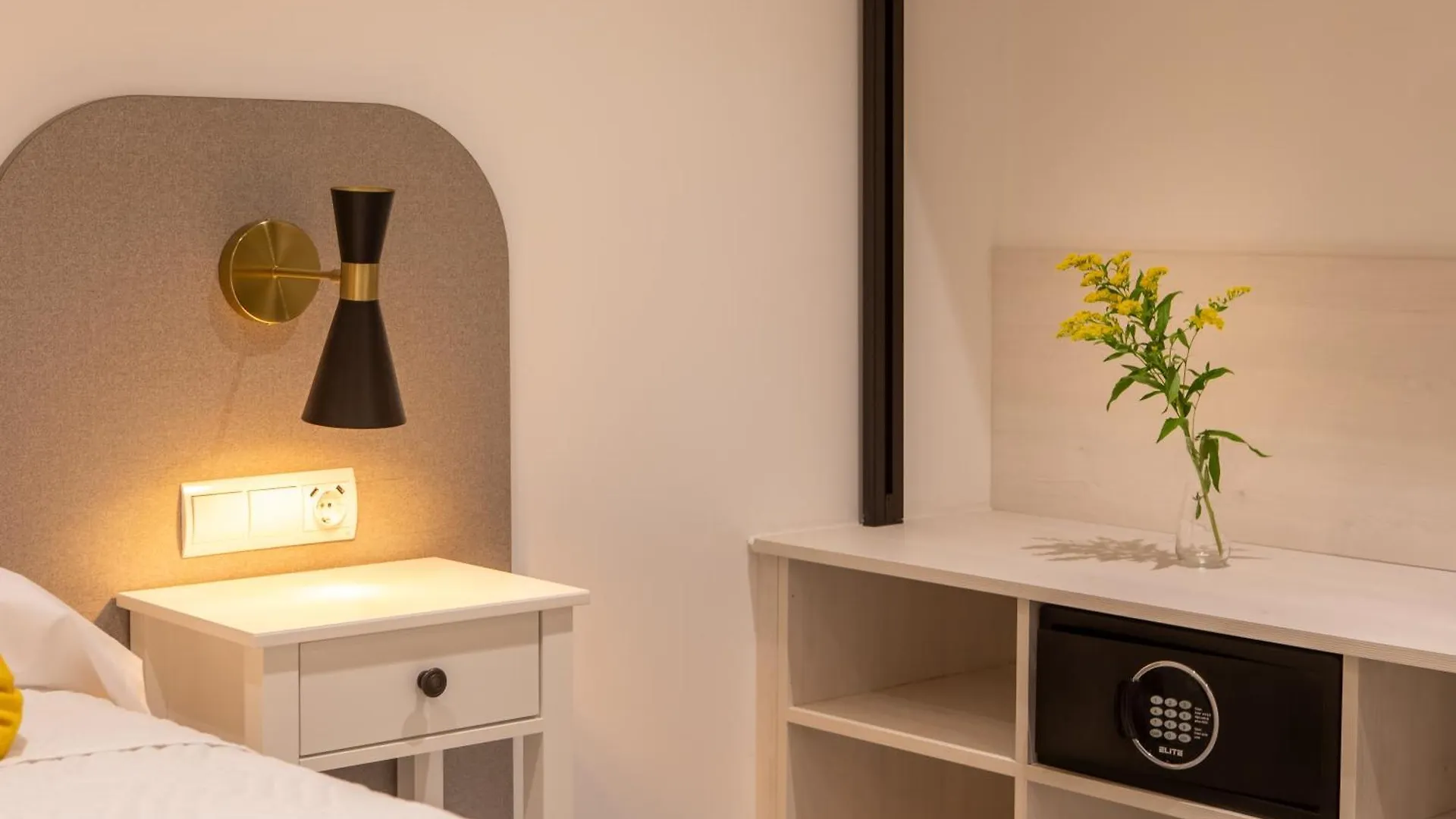 Boutique Rooms Playa Burriana Нерха