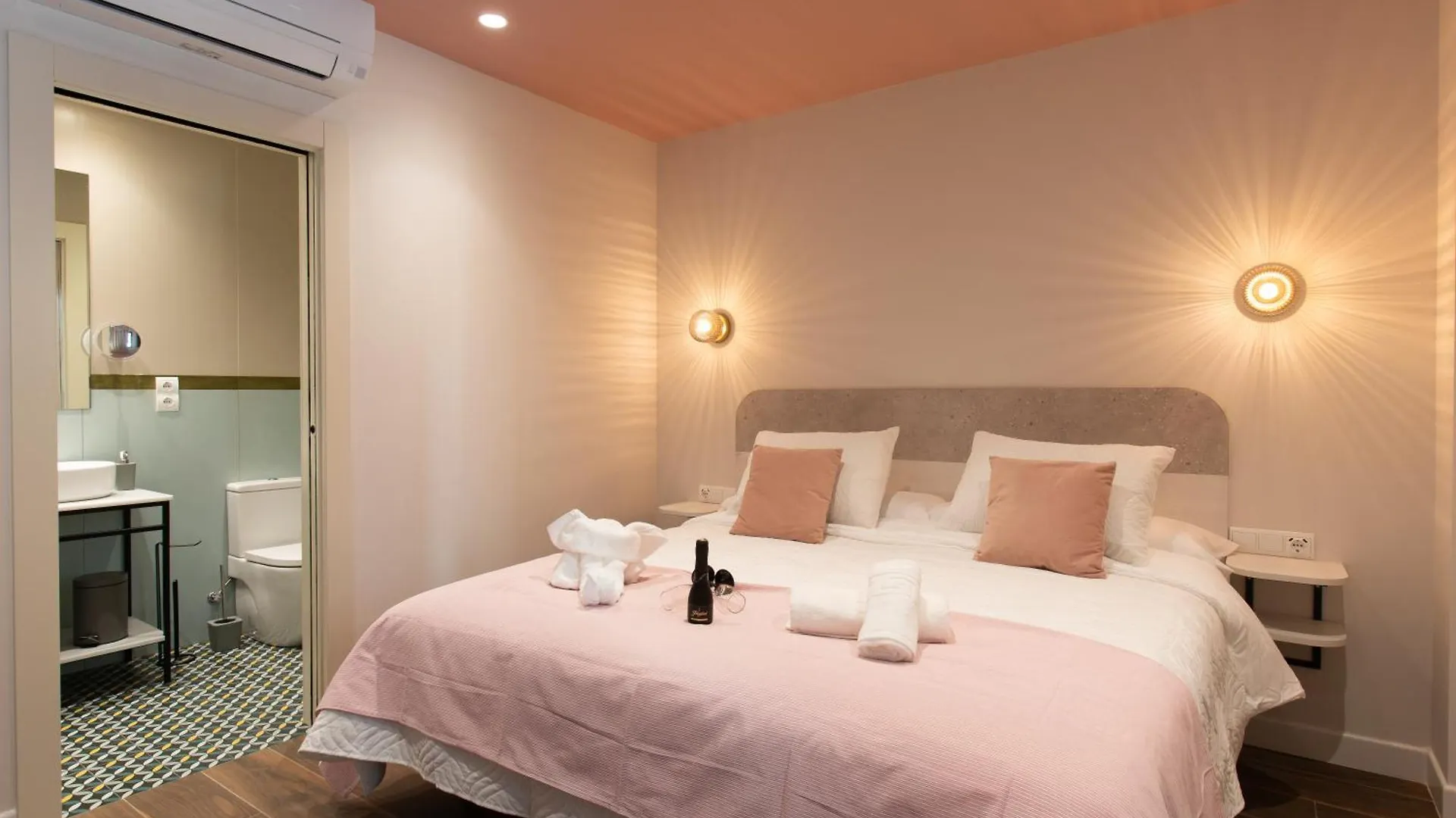 Boutique Rooms Playa Burriana Нерха Испания